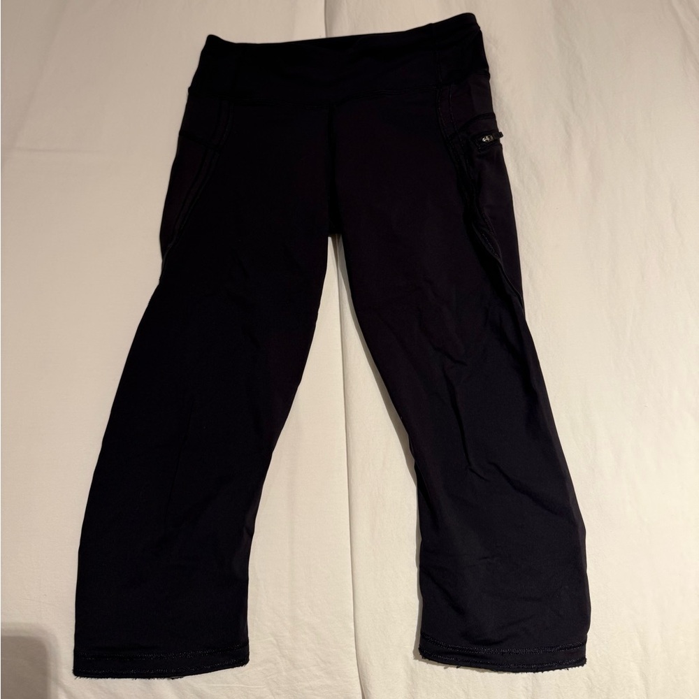 Lululemon Athletica Black Cropped Leggings with Zipper